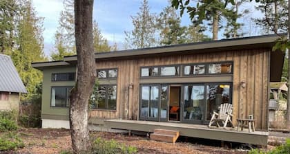 Marrowstone Waterfront Cottage