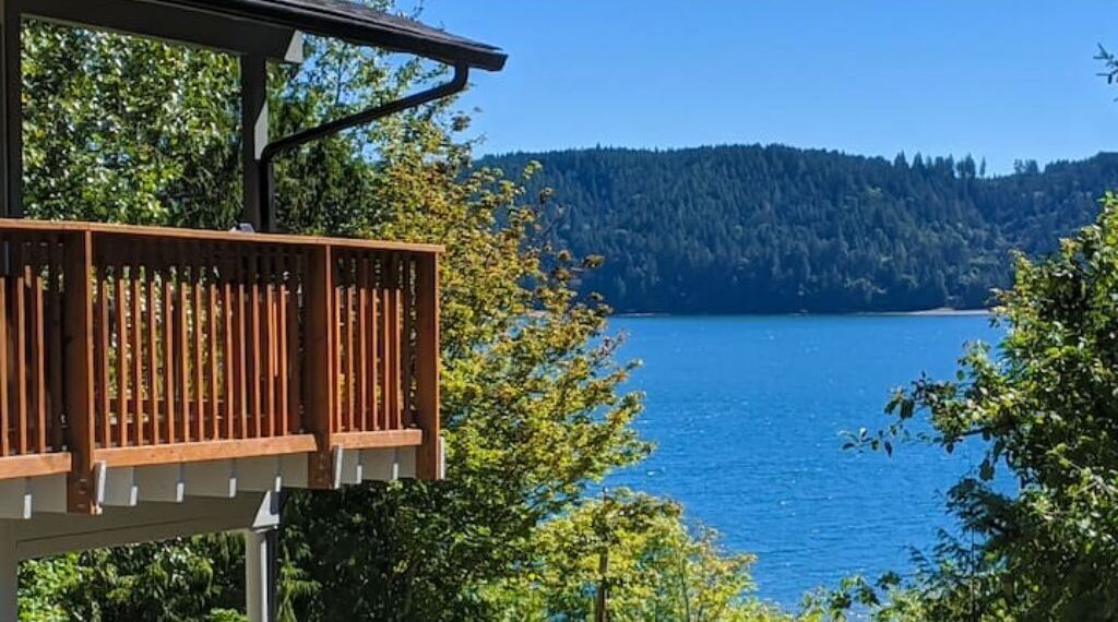 Hood Canal/Olympic Natl Forest Water View Getaway
