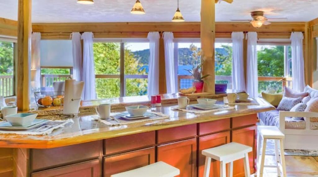 Hood Canal/Olympic Natl Forest Water View Getaway