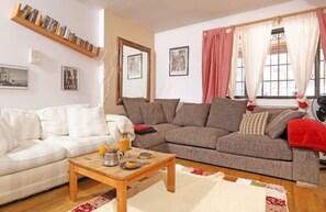 Fernseher, DVD-Player, Arbeitsbereiche