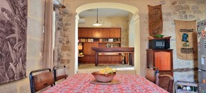 تناول الطعام