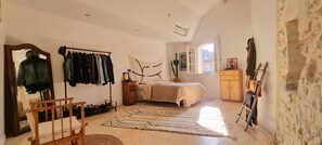 3 bedrooms, WiFi, bed sheets