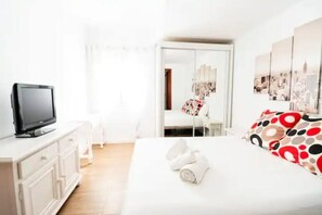 Iron/ironing board, travel cot, WiFi, bed sheets