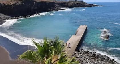 Central 2Bedroom 200m from beach