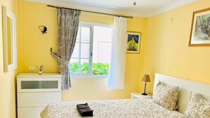 1 bedroom, iron/ironing board, travel cot, WiFi - Enjoy 1 BR Palm Mar next to pool (Palm-Mar)