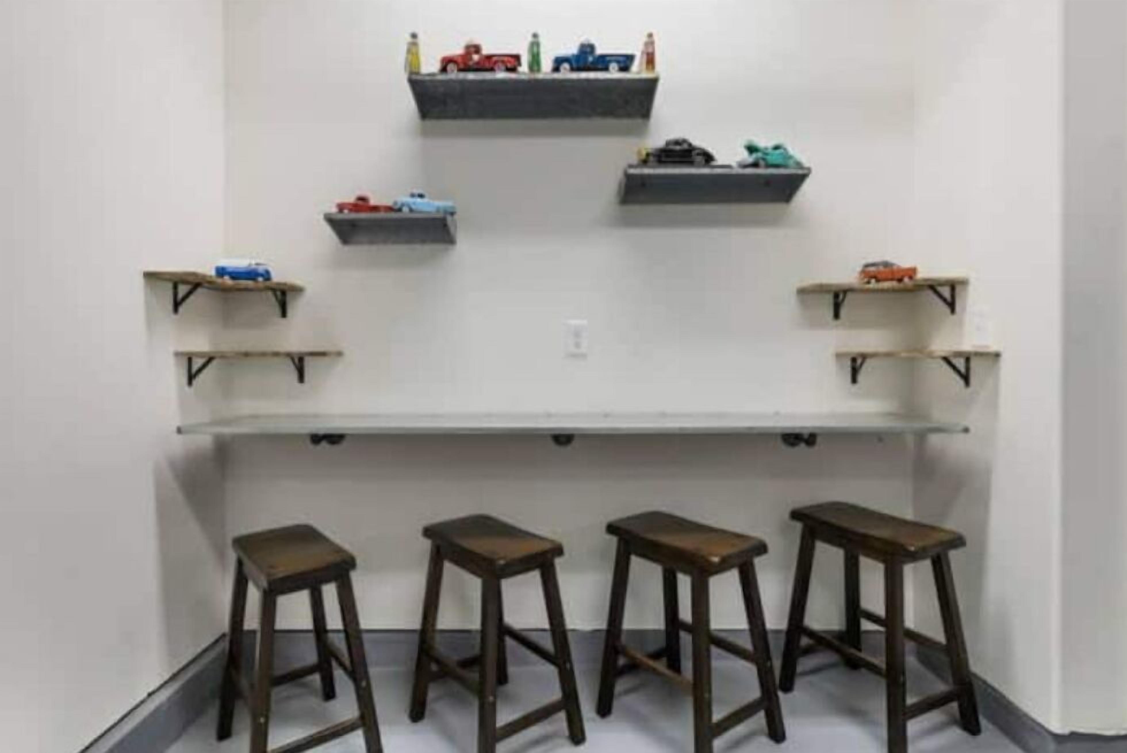 Corner-Lot ~ Lux. Mnt. Lvng.~ No Pet Fee ~ Starlink ~ Games  ~  Family Fun!