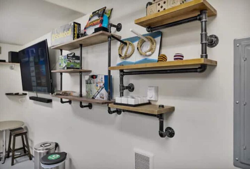 Corner-Lot ~ Lux. Mnt. Lvng.~ No Pet Fee ~ Starlink ~ Games  ~  Family Fun!