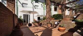 Garden Terrace Luxury Flat in Center Town