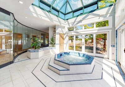 Green Majesty: Luxe Getaway