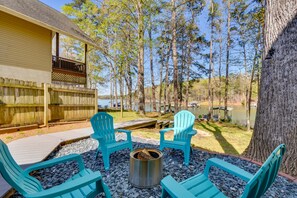 Property grounds - Lake Hartwell Vacation Rental w/ Boat Dock & Slip! (Fair Play)