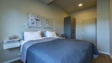 2 bedrooms, desk, iron/ironing board, free WiFi