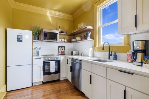 The Contemporary | Downtown Park Circle Gem