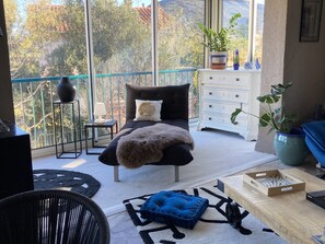 TV, fireplace, books - Apartment sea view Port Vendres 90m2 terrace (Port-Vendres)