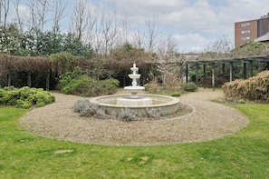 Apartment (1 Bedroom) | Exterior - The Little Library (London)