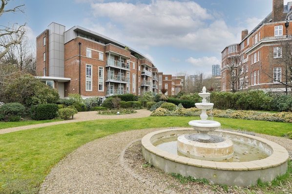 Apartment (1 Bedroom) | Exterior - The Little Library (London)