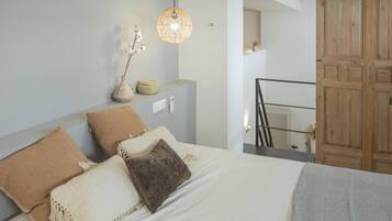 3 slaapkamers, een strijkplank/strijkijzer, internet, beddengoed