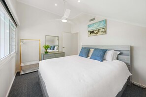 2 chambres, fer et planche à repasser, Wi-Fi, draps fournis