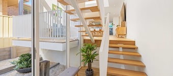 Noahs Beach House at Flynns - executive style, pet friendly