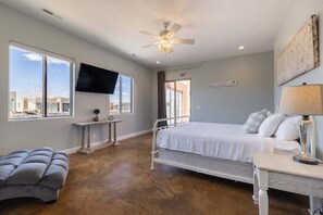 5 bedrooms, iron/ironing board, free WiFi, bed sheets