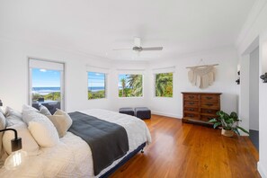 4 bedrooms, iron/ironing board, internet