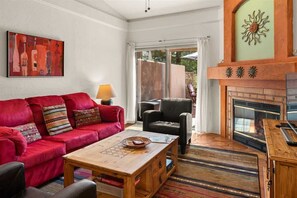 TV, fireplace, offices