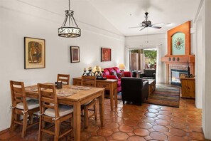 Interior - Great Location! Comfortable & Cozy Condo! Mountain (Sedona)