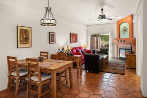 Interior - Great West Sedona Location! Comfortable & Cozy Condo! - Mountain Lilac - S107 (Sedona)