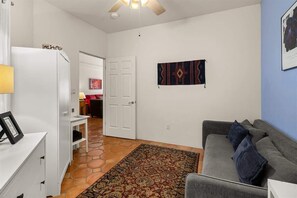 TV, fireplace, offices - Great Location! Comfortable & Cozy Condo! Mountain (Sedona)