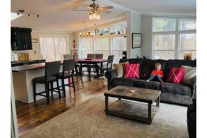 智能电视、书、电脑显示器、打印机