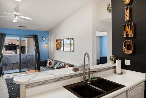 Beautiful Modern Condo w/ Views! Casa Del Sol