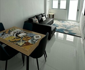 TV - Suite 2 · Majestic 2-Bedroom Beachside Suite (San Juan)