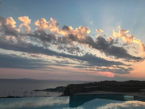 Pool - Luxury Cycladic Villa in Koundouros (Koundouros)
