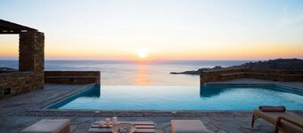 Luxury Cycladic Villa in Koundouros