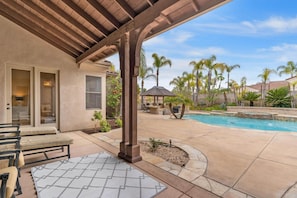 2 outdoor pools - Casa Azul (Poway)
