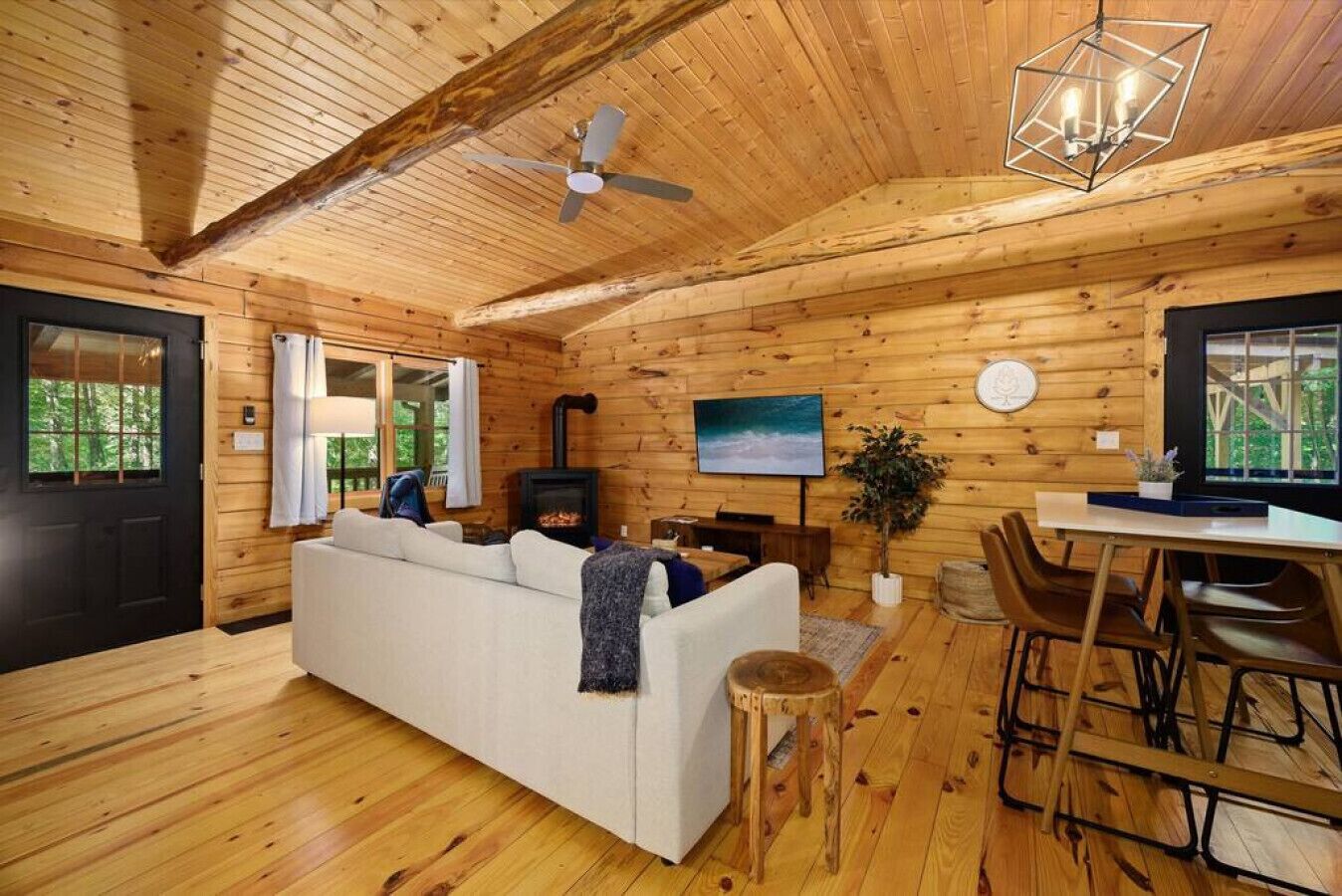 Modern Cabin w/ Trail to Waterfall/Cave/Cliff (FV)