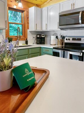 Fridge, microwave, oven, stovetop - Modern Cabin w/ Trail to Waterfall/Cave/Cliff (TF) (Rockbridge)