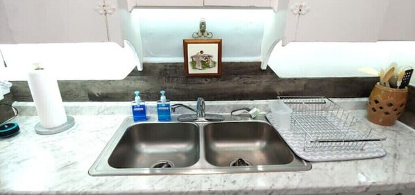 Interior - Downtown Longview Cozy Loft -Near Hospital + Grill (Longview)