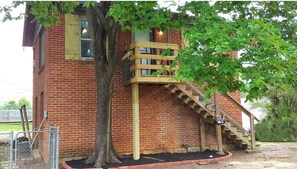 Exterior - Downtown Longview Cozy Loft -Near Hospital + Grill (Longview)