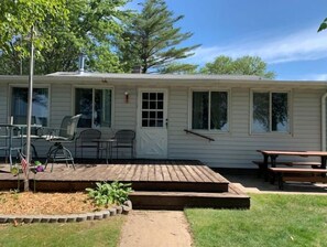 Outdoor dining - 2 bedroom cottage (Wausaukee)