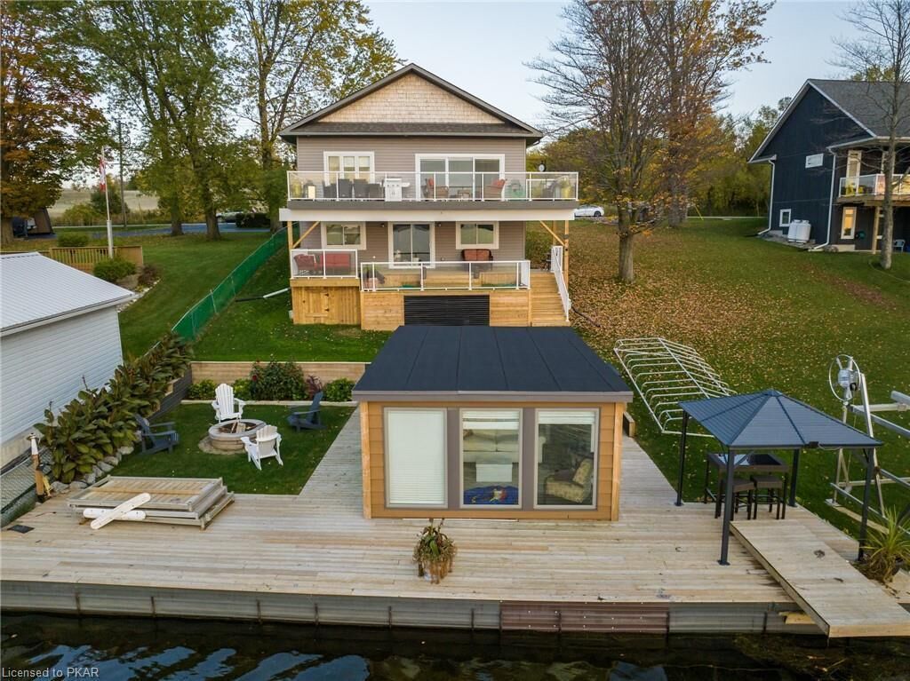 Luxury Modern Cottage Best Sunset at Sturgeon Lake