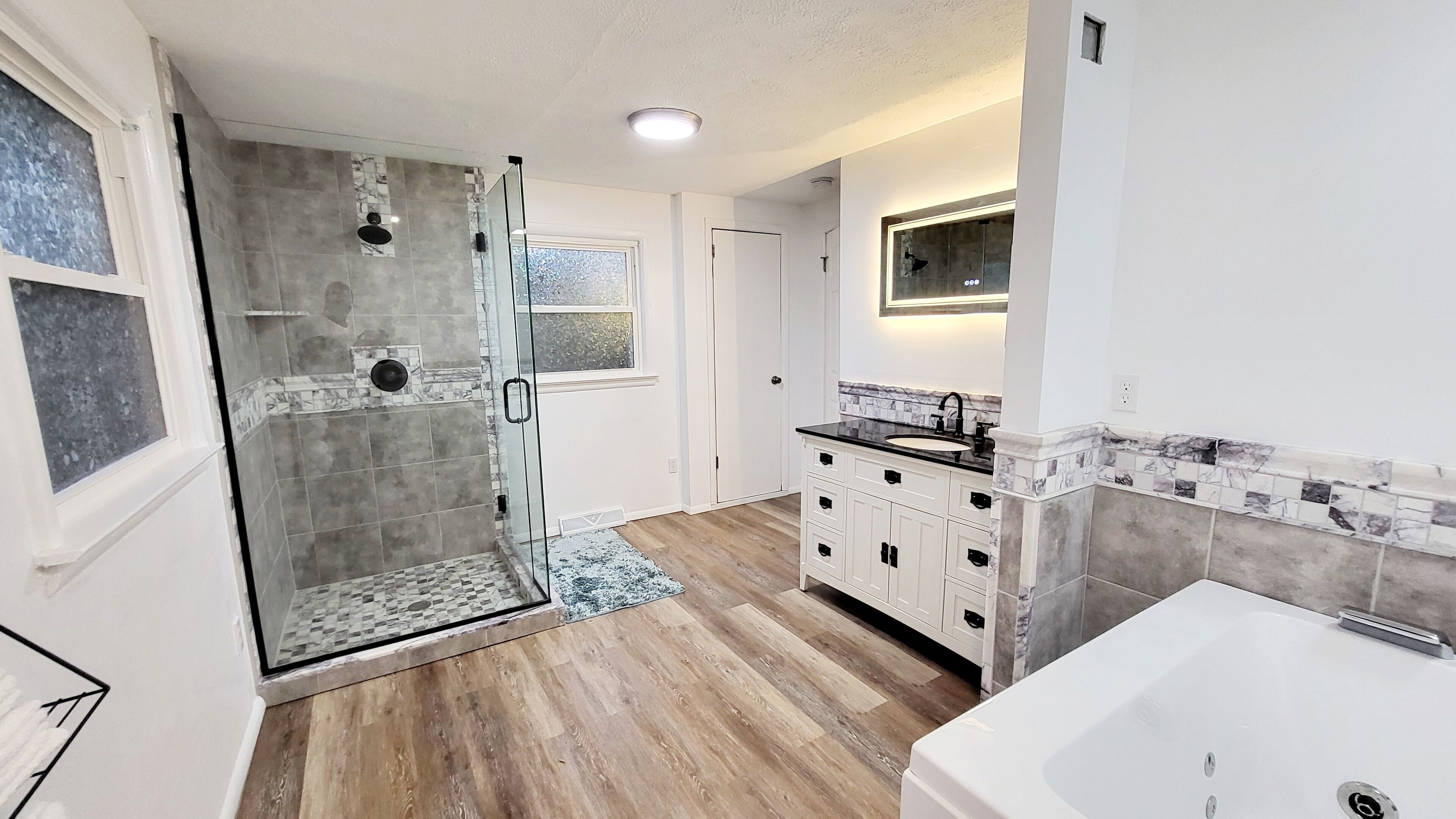 Beautiful, Cozy, Private Home near the Lake