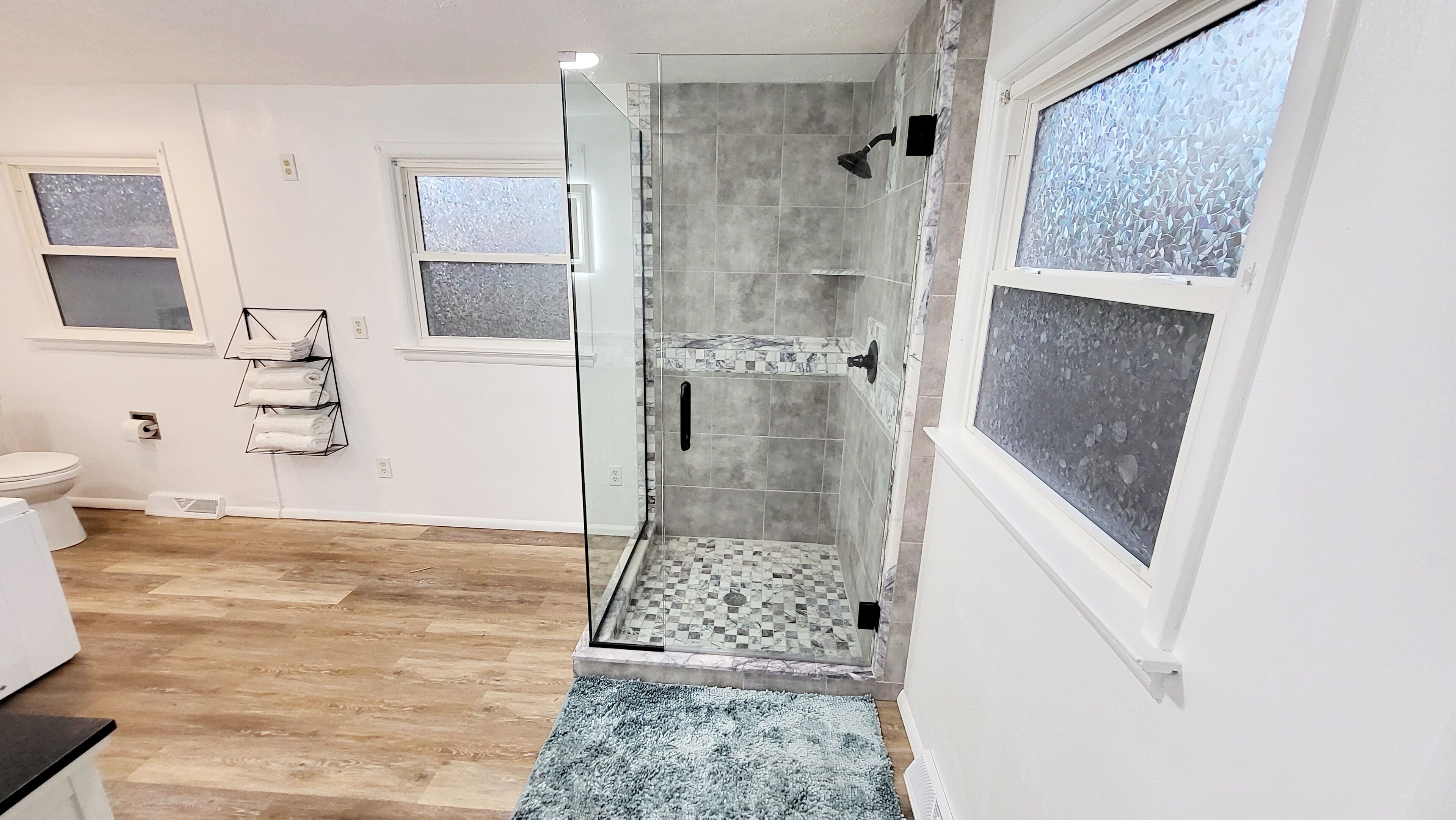 Beautiful, Cozy, Private Home near the Lake