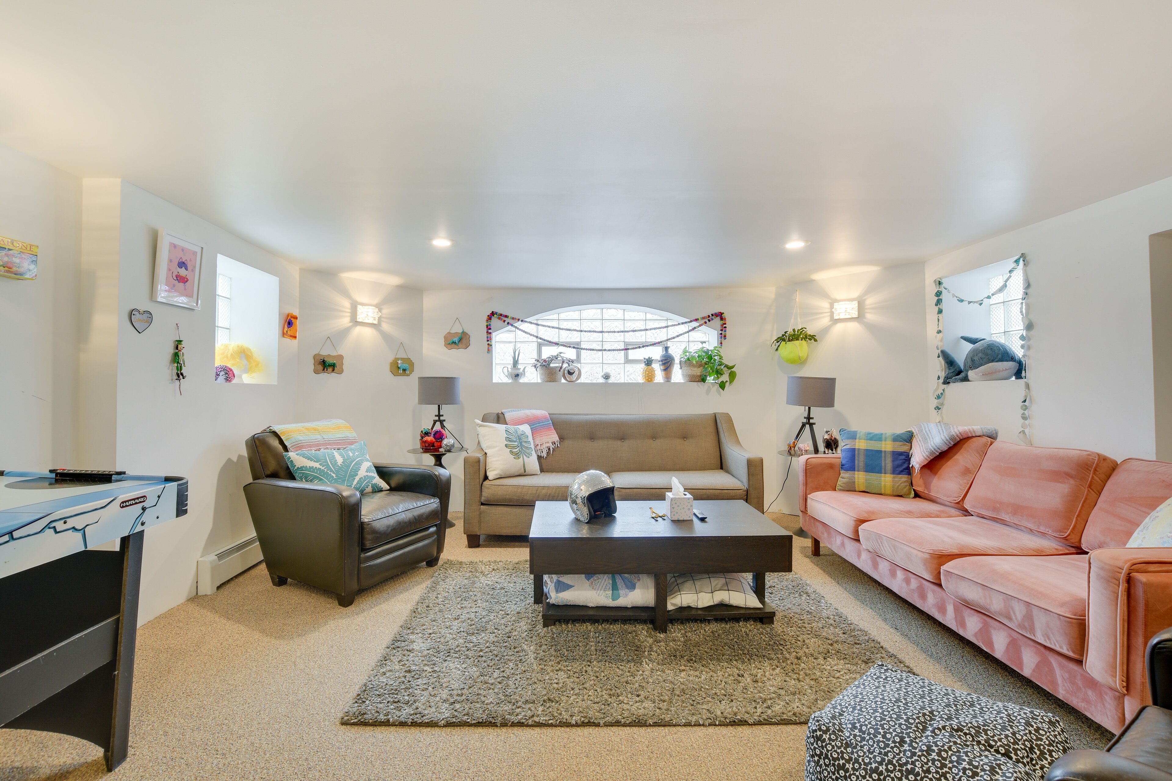 Quiet Chicago Vacation Rental: 11 Mi to Downtown!