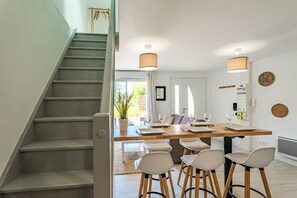 Interior - La Grange du Noé: L'Odon (Caen)