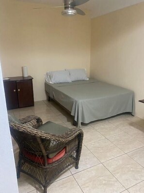 1 bedroom, WiFi - Zen View Studio Apartment (Mahaut)