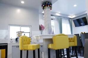 Bar (on property) - Rowena's River Resort with private pool  5minutes away from Our Lady of Manaoag  (Manaoag)