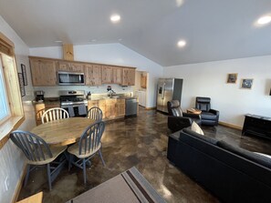 Interior - Soldotna Moose Lane Cottages #1 Central to Kenai Peninsula Fishing and Soldotna (Soldotna)