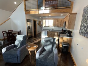 Interior - Soldotna Kenai Moose Lane Cottage # 2 Central to Kenai River Fishing (Soldotna)