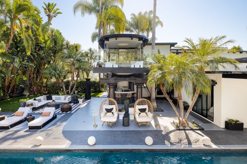 Grand Blanc Maison Ultra Luxury Villa in San Diego