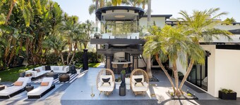 Grand Blanc Maison Ultra Luxury Villa in San Diego